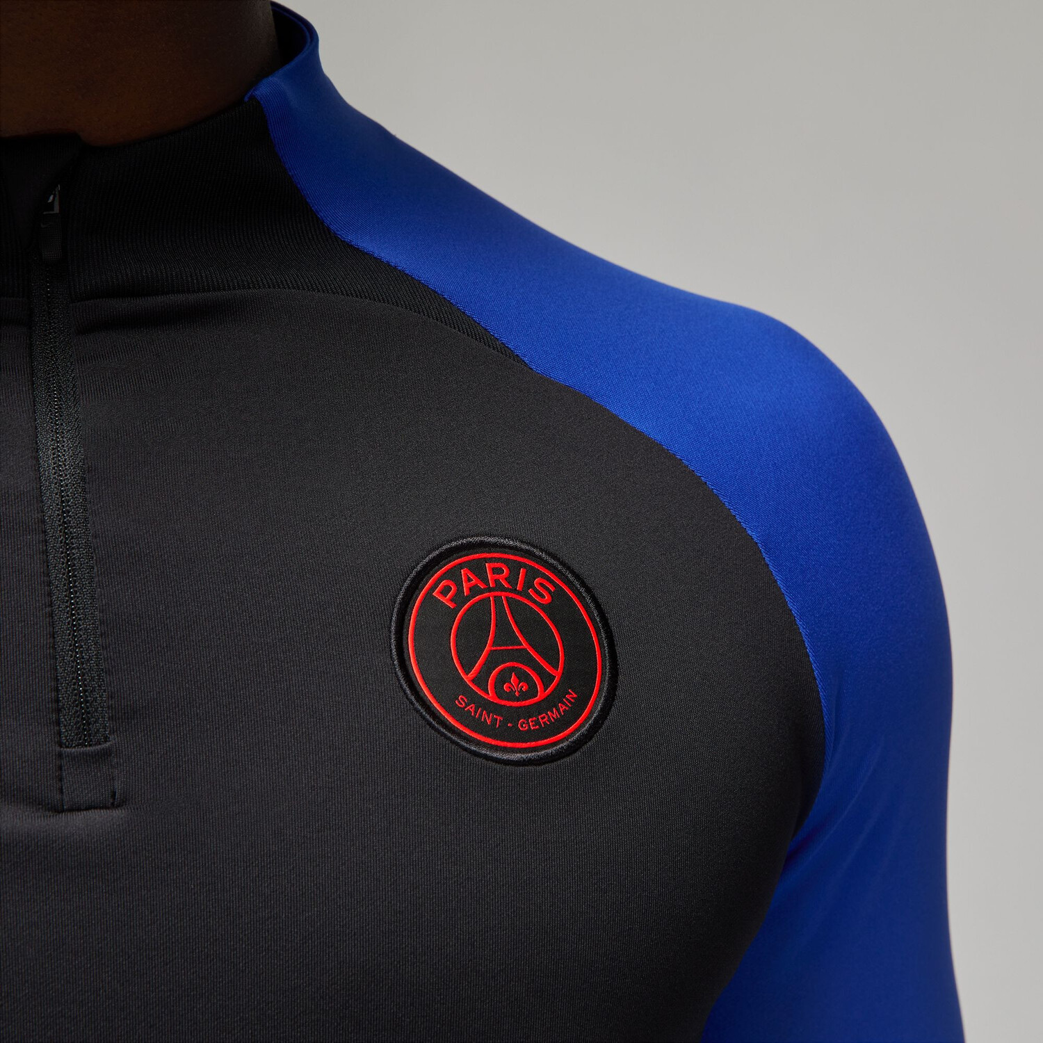 Sweat zippé PSG Strike noir bleu 2022 23 sur Foot fr