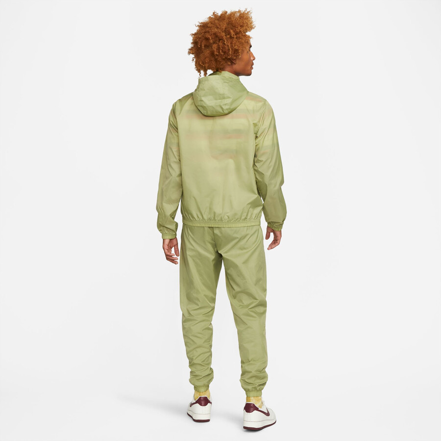 Ensemble survetement Nike Club woven vert sur Foot