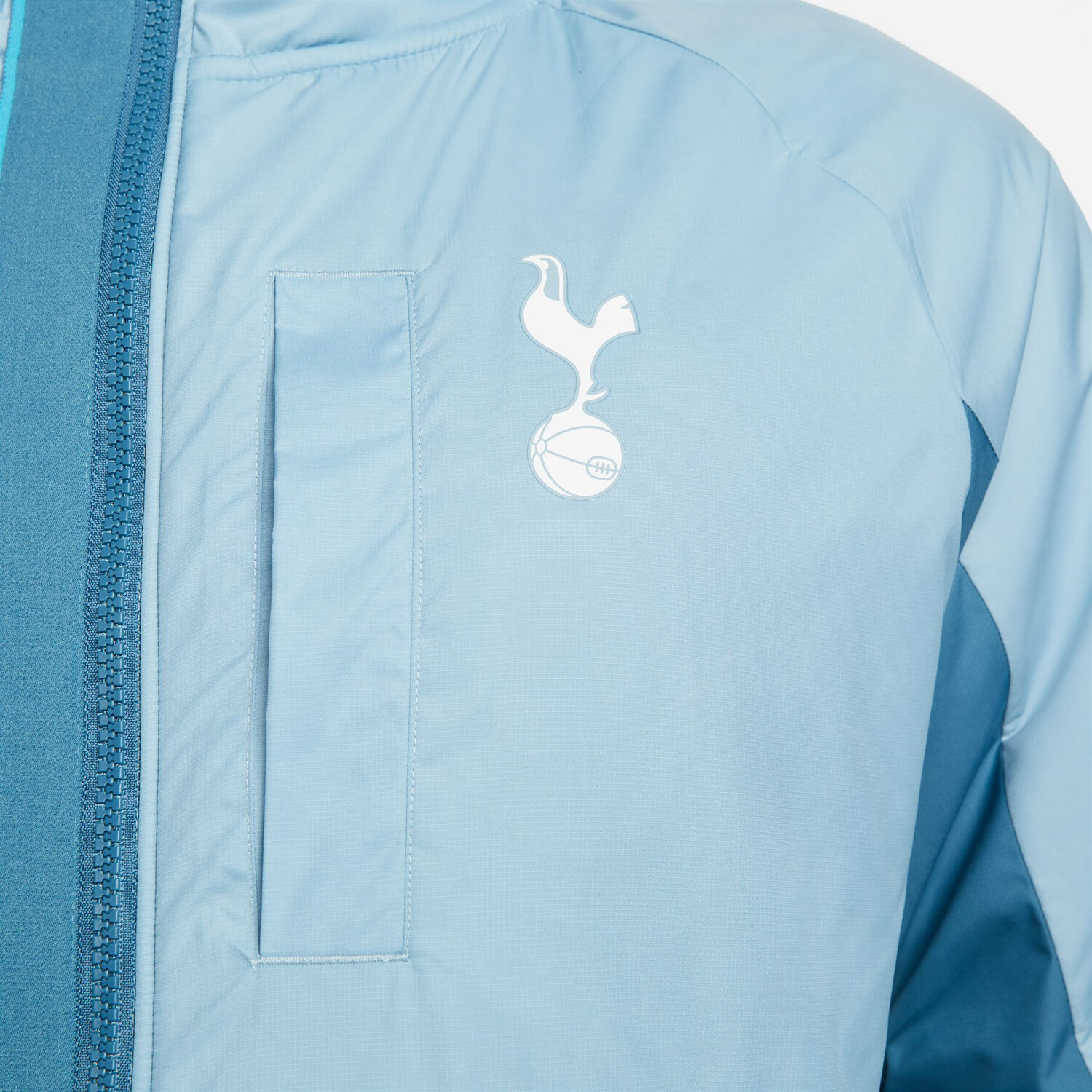 Veste survêtement Tottenham Winterized bleu blanc 2022/23 sur Foot.fr