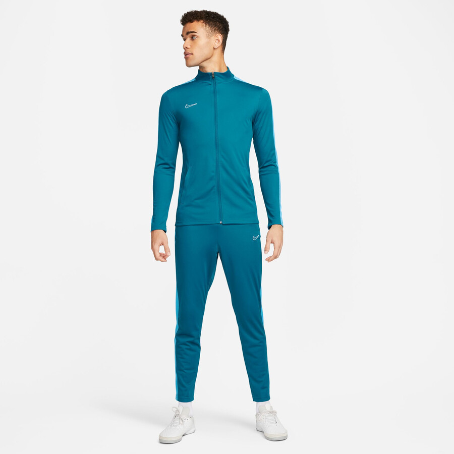 Ensemble survetement Nike Academy bleu sur Foot