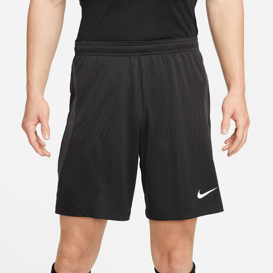 Short Nike Strike noir