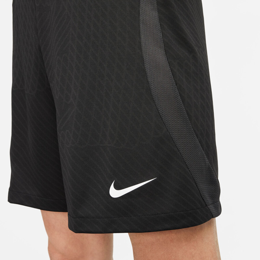 Short Nike Strike noir