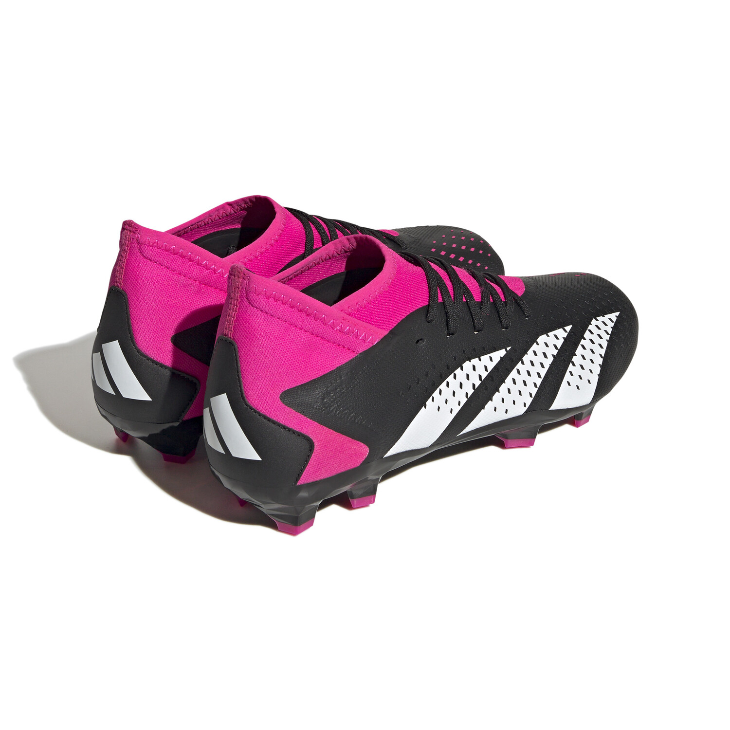 adidas Predator Accuracy.3 montante FG noir rose sur Foot