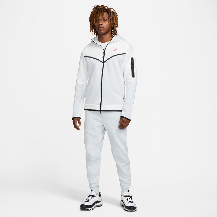 Veste survetement Nike Tech Fleece blanc rose sur Foot