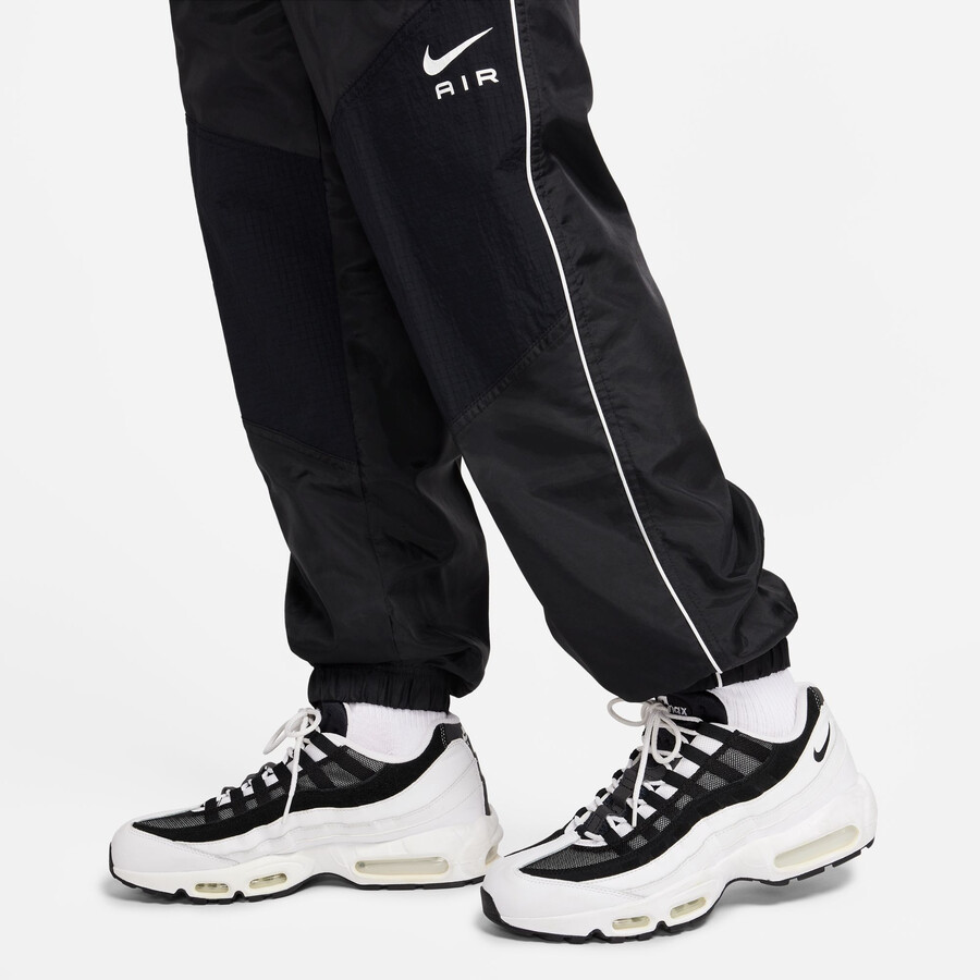 Pantalon survetement Nike Air woven noir blanc sur Foot