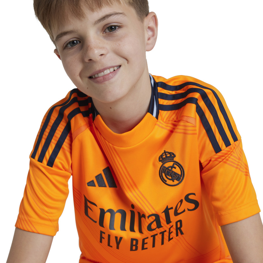 Tenue junior Real Madrid exterieur 2024 25 sur Foot