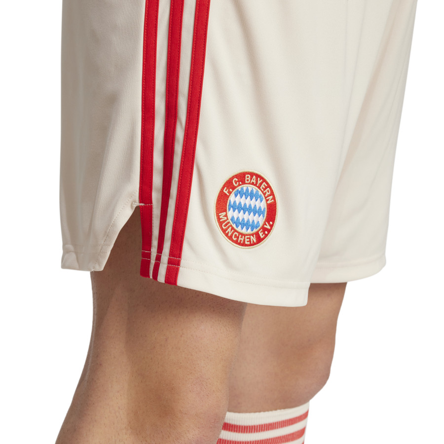 Short Bayern Munich third 2024/25