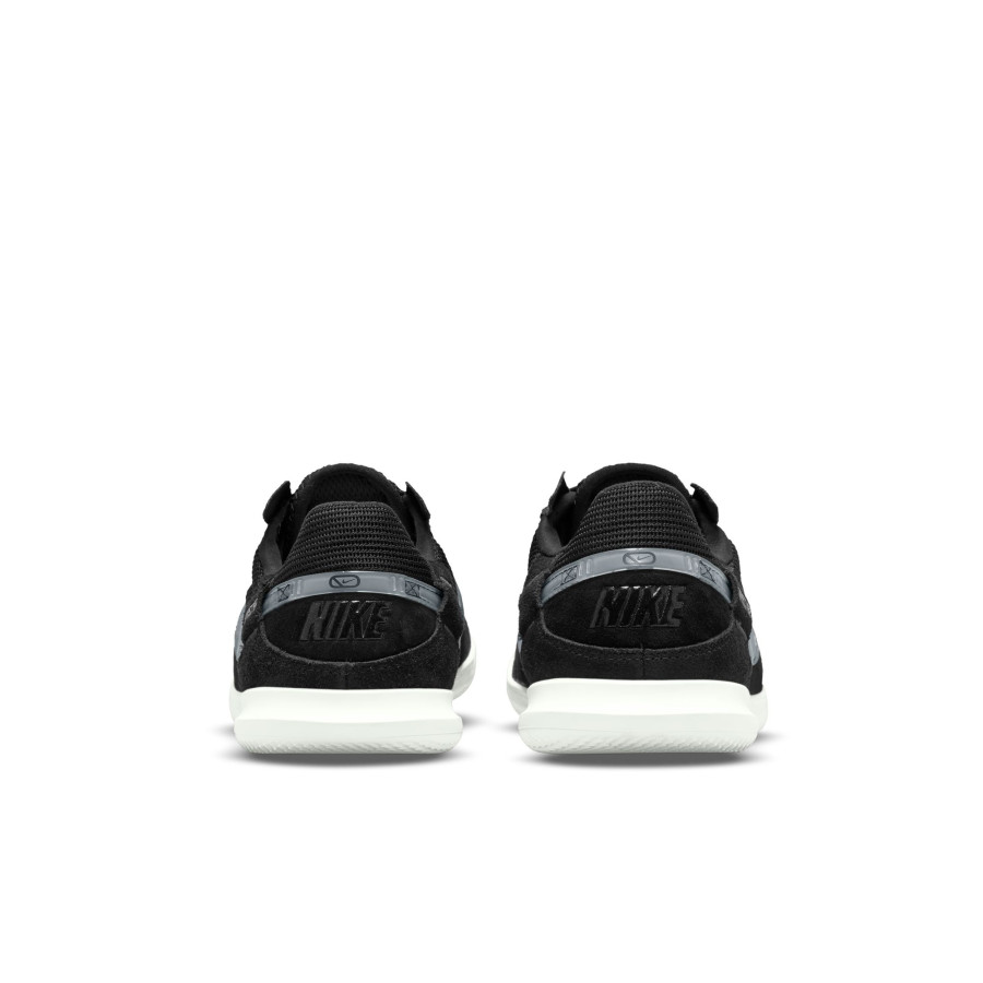 Nike StreetGato junior noir blanc