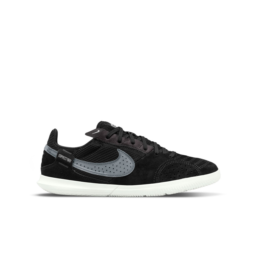 Nike StreetGato junior noir blanc