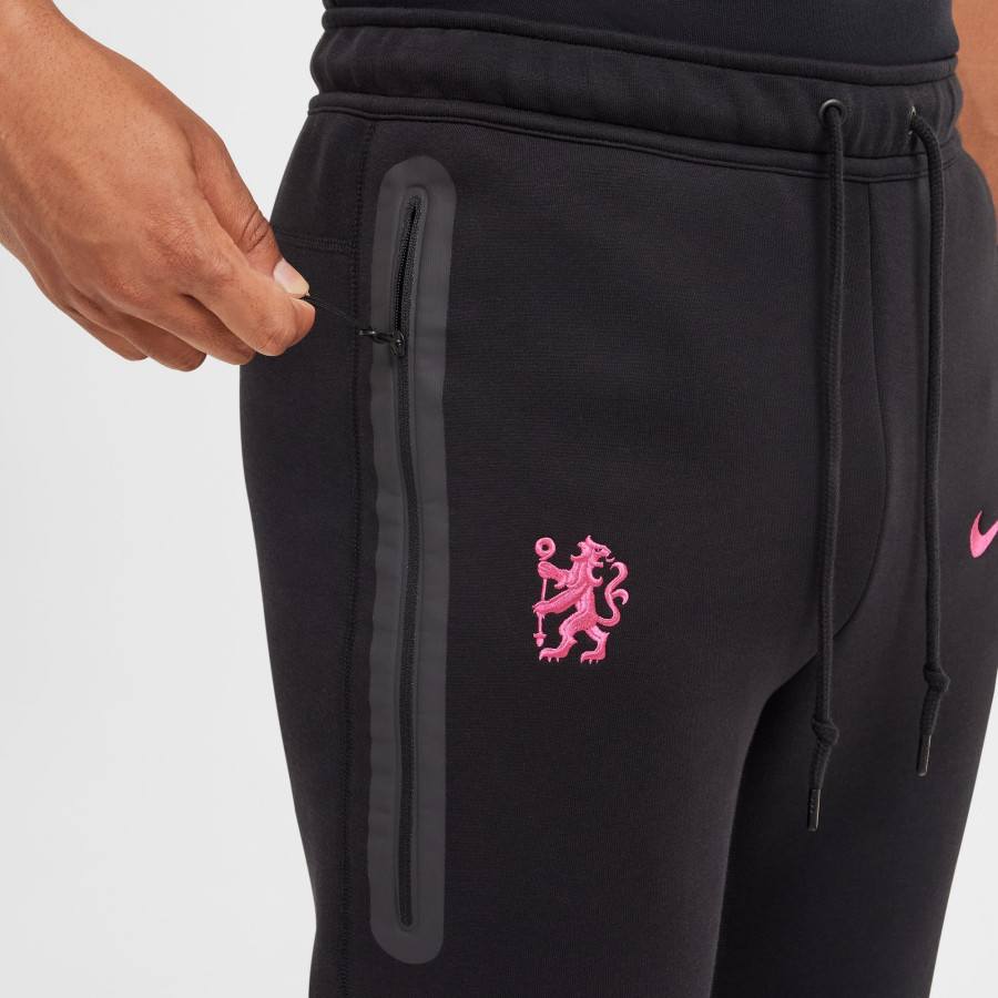 Pantalon survêtement Chelsea TechFleece noir rose 2024/25